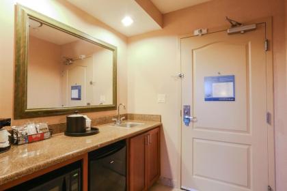 Hampton Inn & Suites Tomball - image 4