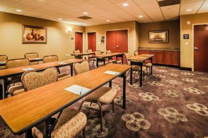 Hampton Inn & Suites Tomball - image 9