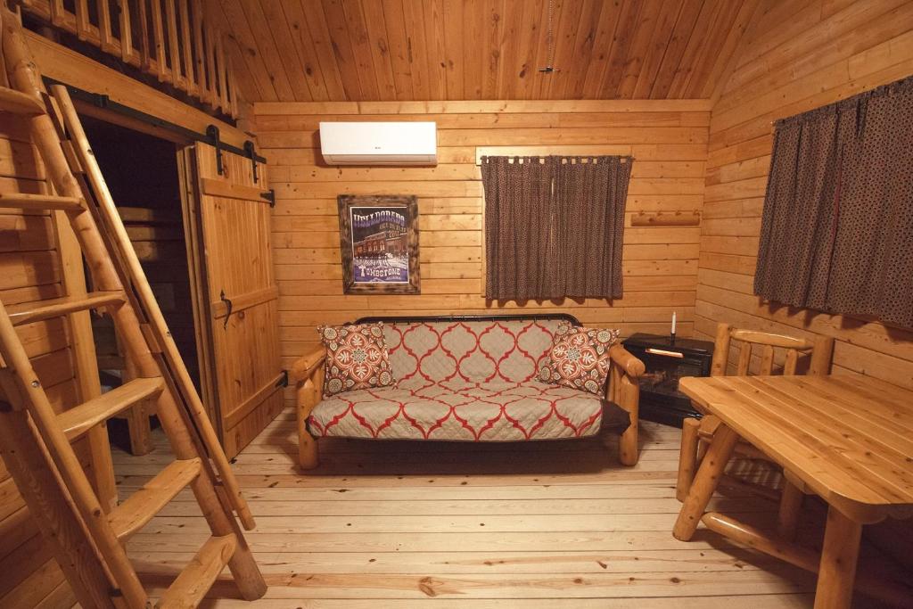 Katie's Cozy Cabins - image 6