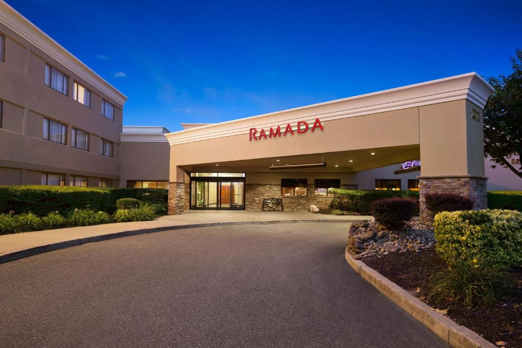 Ramada by Wyndham Toms River - main image