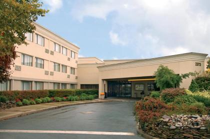 Ramada by Wyndham Toms River - image 14