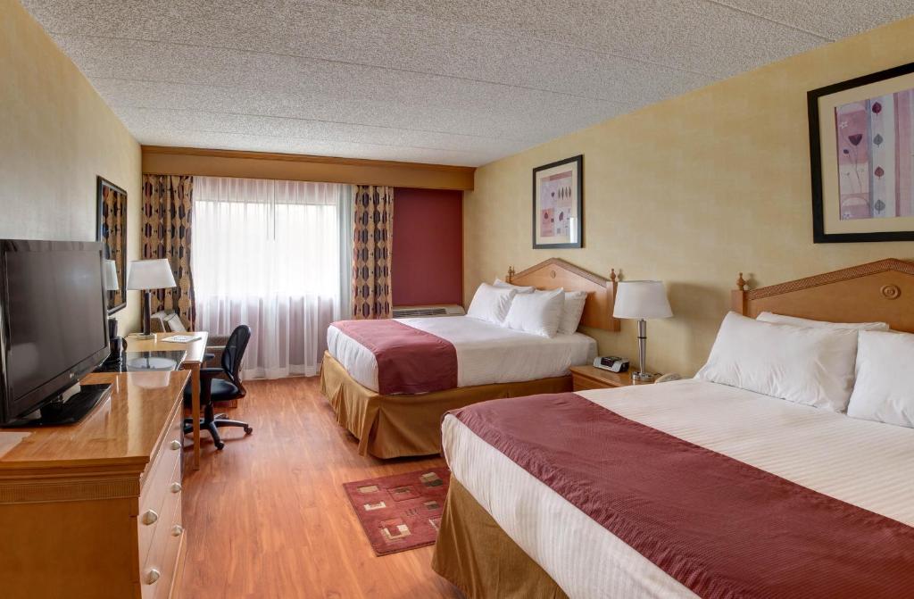 Ramada by Wyndham Toms River - image 6