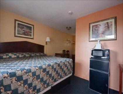 Knights Inn Tonawanda - image 10