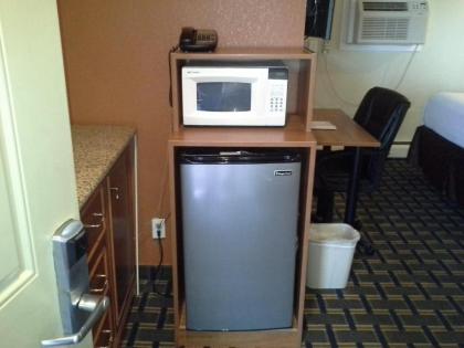 Economy Inn Tonawanda - image 10