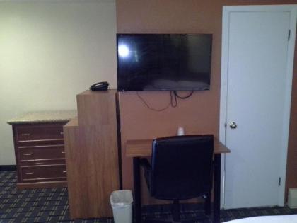 Economy Inn Tonawanda - image 11