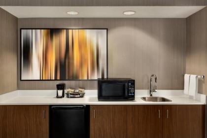 Courtyard by Marriott Topeka - image 20