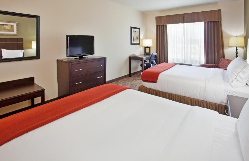 Holiday Inn Express Topeka North an IHG Hotel - image 2