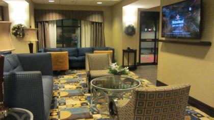 Hampton Inn Topeka - image 14