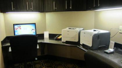 Hampton Inn Topeka - image 2