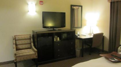 Hampton Inn Topeka - image 3