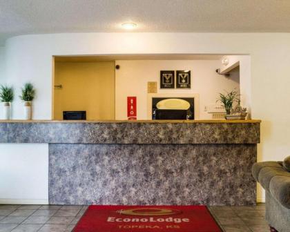 Econo Lodge Topeka Blvd. - image 2