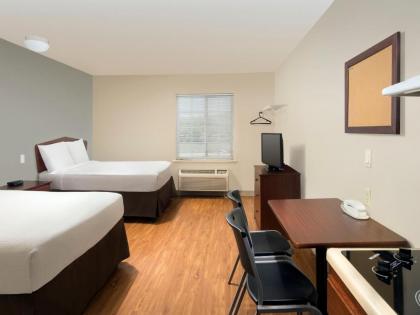 WoodSpring Suites Topeka - image 2