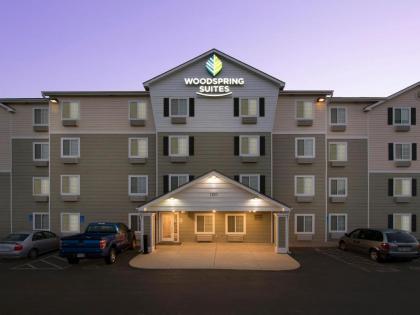 WoodSpring Suites Topeka - image 3