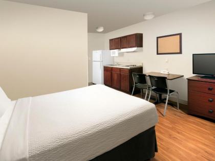 WoodSpring Suites Topeka - image 6