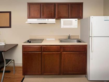 WoodSpring Suites Topeka - image 9