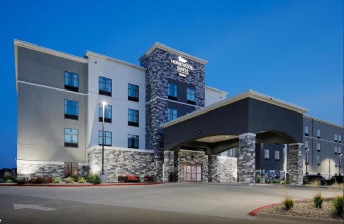 Homewood Suites By Hilton Topeka - main image