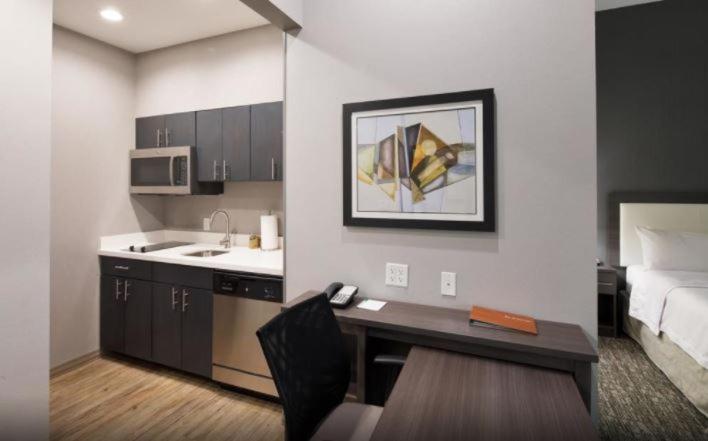 Homewood Suites By Hilton Topeka - image 3