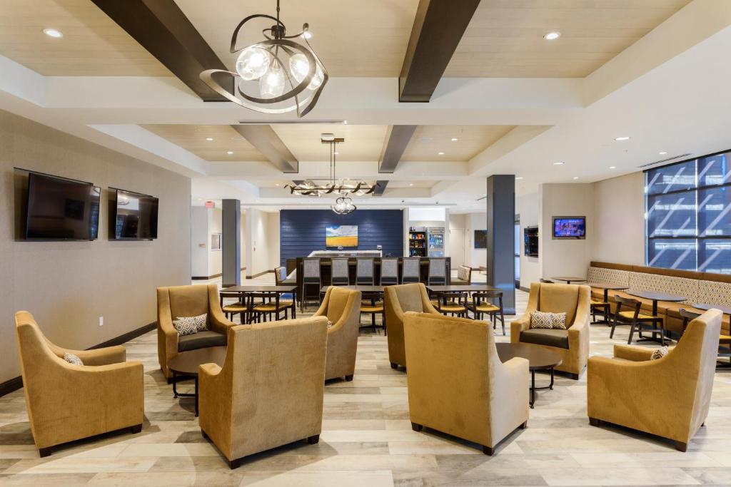 SpringHill Suites by Marriott Topeka Southwest - image 6