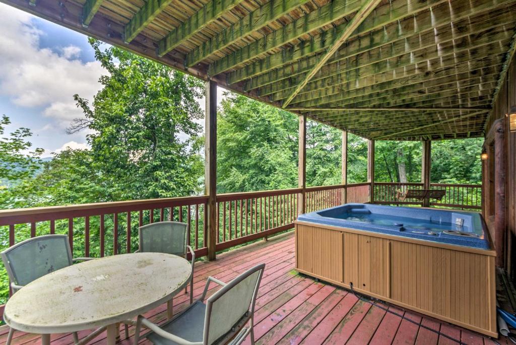 Topton Cabin with Hot Tub 2 Decks Lake and Mtn Views - image 4