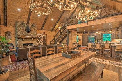 Lakefront Lodge with Decks Hot Tub Game Room and More - image 10