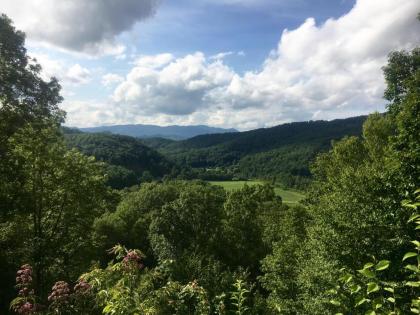 Smoky Mountain Retreat with Deck and Mountain Views! - image 1