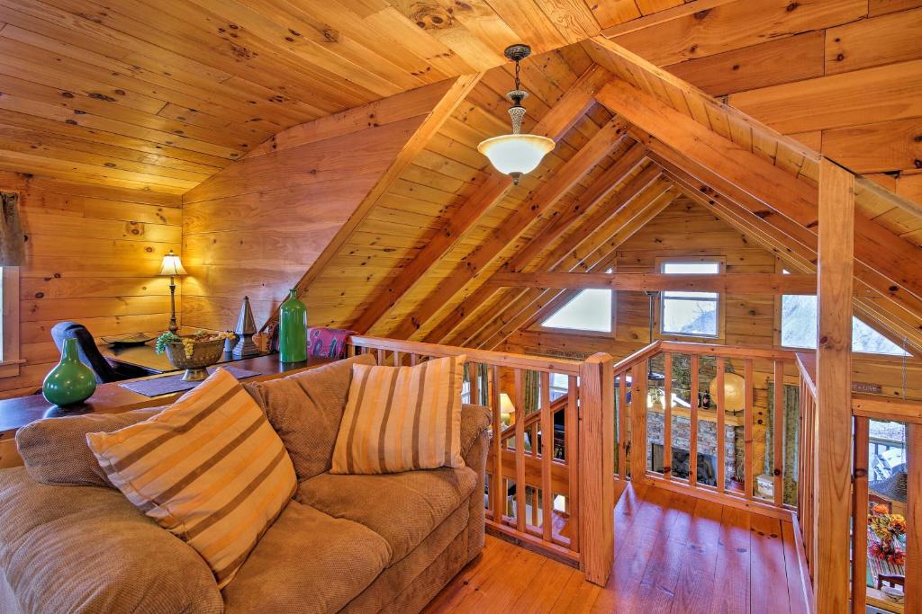 Smoky Mountain Retreat with Deck and Mountain Views! - image 3