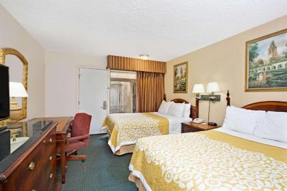 Torrance Inn & Suites - image 7