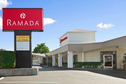 Ramada by Wyndham Torrance - image 12