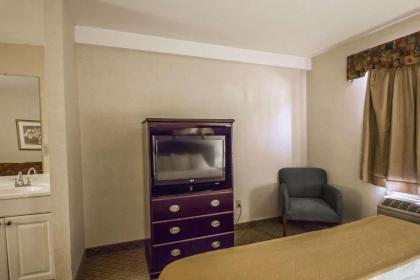 Americas Best Value Inn Torrington CT - image 8