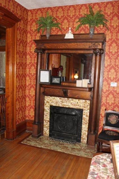 Victorian Charm Inn - image 15