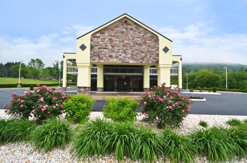 Best Western Cades Cove Inn - main image