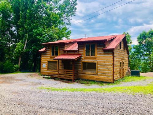 Lodge at Bradley Mountain - image 4