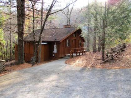 Cades Cove Hide Away - image 3