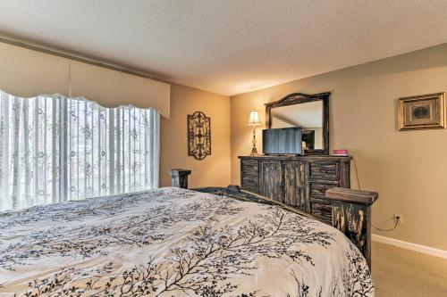 Riverfront Condo Less Than 2 Miles From the National Park! - image 3