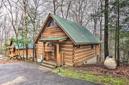 Honey Bear Pause Rural Escape with Porch and Hot Tub! - image 15