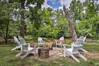 Smoky Mtn Retreat on River with Fire Pit and Deck - image 2