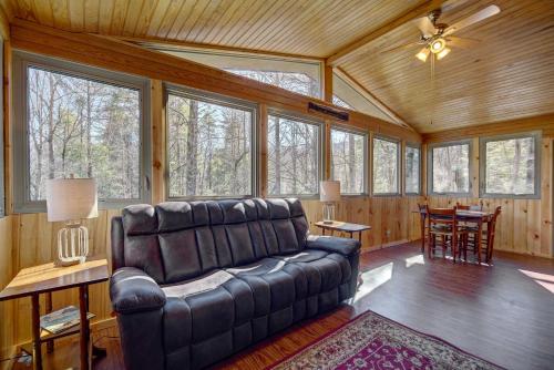 Cozy Log Cabin 6 Mi to Great Smoky Mtns NP! - image 5