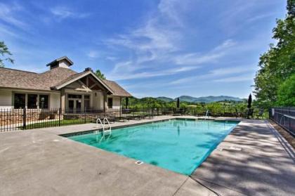 Cozy Cades Cove Condo with Community Pool - image 5