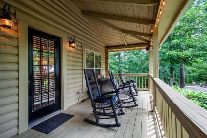 Laurel Valley Charmer with Grill and Golf Course Access - image 4