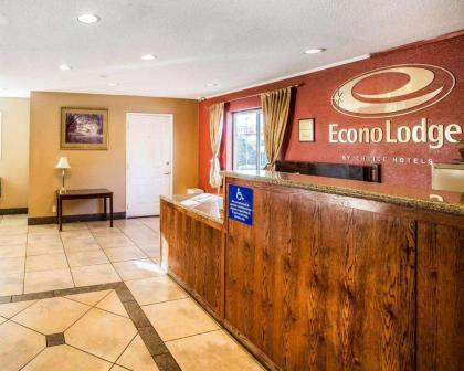 Econo Lodge Tracy - image 12