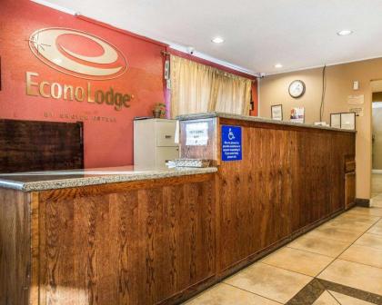 Econo Lodge Tracy - image 7