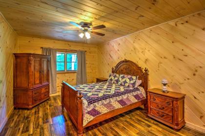 Scenic Trade Cabin with Deck near Boone and App State! - image 11