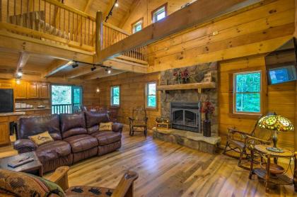 Scenic Trade Cabin with Deck near Boone and App State! - image 14