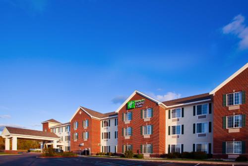 Holiday Inn Express Hotel & Suites Acme-Traverse City an IHG Hotel - main image