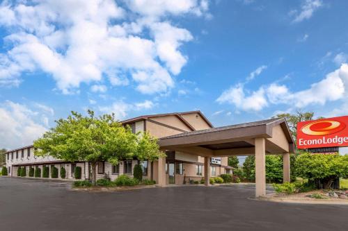 Econo Lodge Traverse City - main image