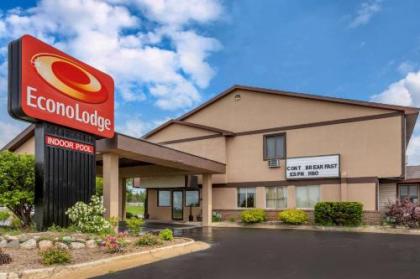 Econo Lodge Traverse City - image 2