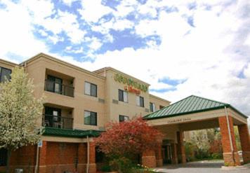 Courtyard by Marriott Traverse City - main image