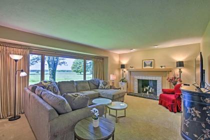 Classy Home with Billiards Table Country View!