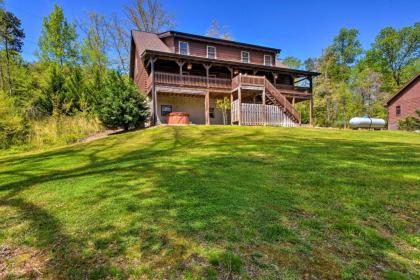 Trenton Cabin with Hot Tub- 14 Mi to Lookout Mtn - image 11