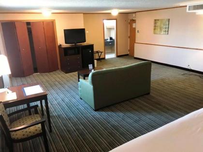 Best Western Woodhaven Inn - image 7